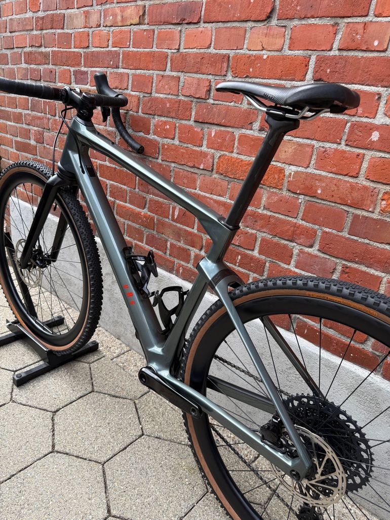 Used BMC Urs SRAM Rival eTap AXS 2024 Road & Gravel, Light Gray — image 14 of 16