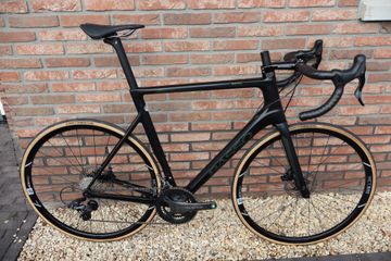 Used Basso Astra Campagnolo Chorus 2022 Road & Gravel, Black — image 1 of 12