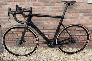 Used Basso Astra Campagnolo Chorus 2022 Road & Gravel, Black — image 2 of 12