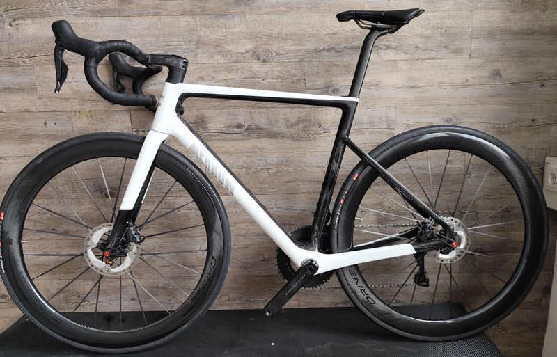 Used Schmolke Aerrow SL "Sonderlackierung" Black-White 2024 Road & Gravel