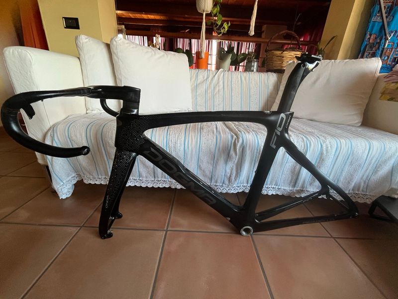 Käytetty Pinarello Dogma F10 Disk Red eTap Bike 2019 Frameset 2019 Road & Gravel