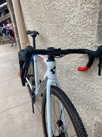 CUBE Cross Race Shimano 105 Di2 2023 Road & Gravel d'occasion — image 5 sur 13