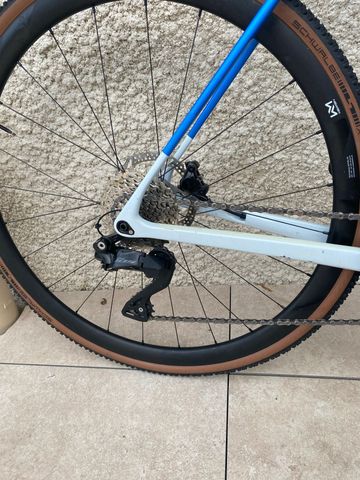 CUBE Cross Race Shimano 105 Di2 2023 Road & Gravel d'occasion — image 3 sur 13