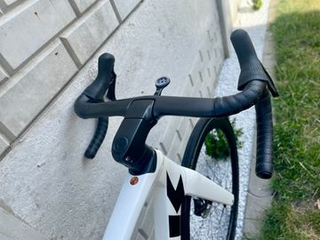 Trek Madone SL 6 2022 2022 Road & Gravel usato, Bianco — immagine 2 di 7