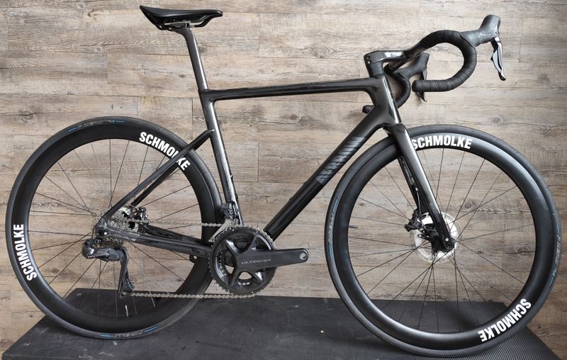 Used Schmolke Aerrow SL, Sonderlackierung Black Mit Sichtcarbon 2024 Road & Gravel