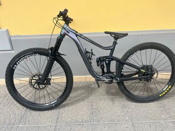 Używany Giant Reign 1 2023 2023 Mountainbike — zdjęcie 1 z 8