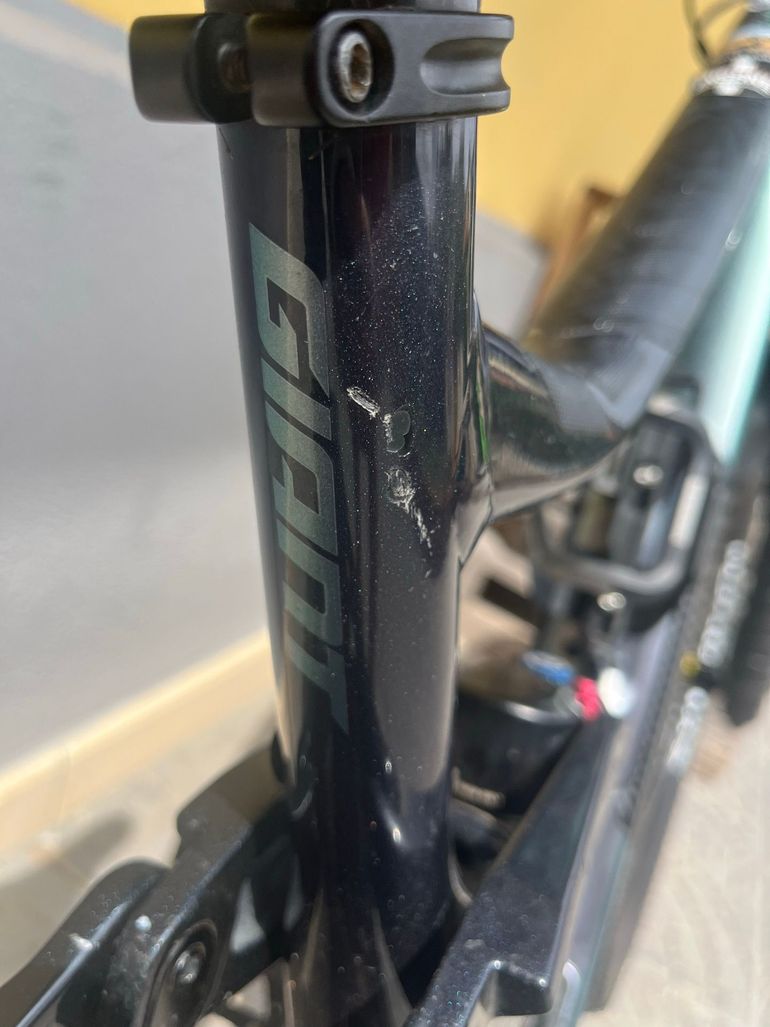 Używany Giant Reign 1 2023 2023 Mountainbike — zdjęcie 7 z 8