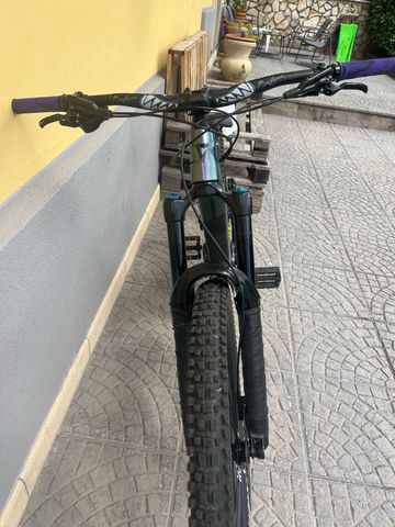 Używany Giant Reign 1 2023 2023 Mountainbike — zdjęcie 3 z 8
