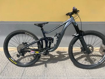 Używany Giant Reign 1 2023 2023 Mountainbike — zdjęcie 2 z 8