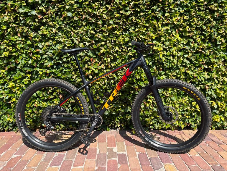 Used Trek Roscoe 8 2020 2020 Mountainbike, Black, 27.5 — image 5 of 5