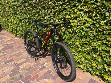 Used Trek Roscoe 8 2020 2020 Mountainbike, Black, 27.5 — image 4 of 5