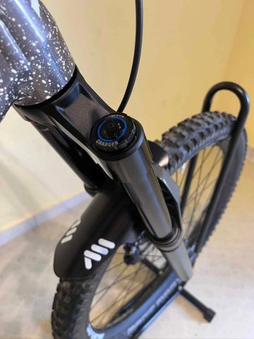 Used Transition Bottlerocket Single Crown 2025 2025 Mountainbike, Light Gray, 27.5 — image 9 of 10