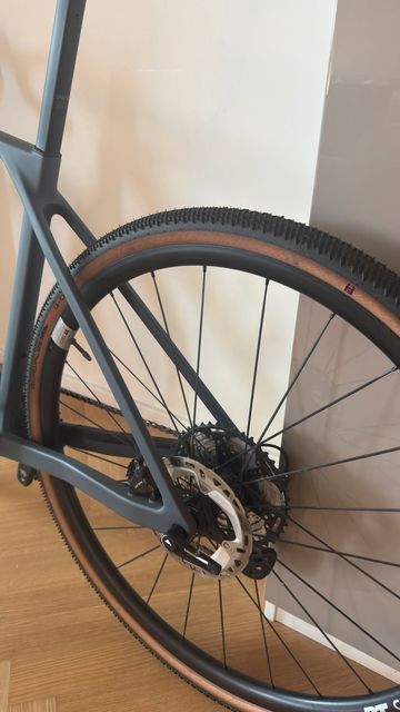 Canyon Grail CF SL 8 2024 2024 Road & Gravel usato, Nero — immagine 8 di 13