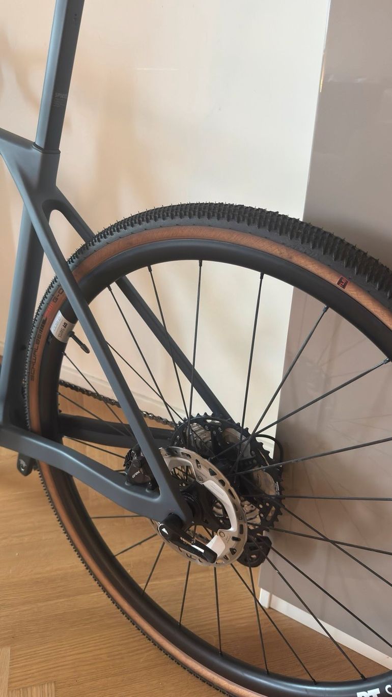 Canyon Grail CF SL 8 2024 2024 Road & Gravel usato, Nero — immagine 8 di 13