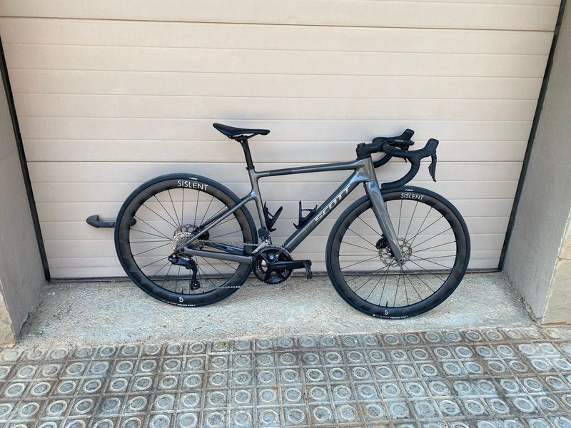 Used Scott Addict 30 2025 2025 Road & Gravel