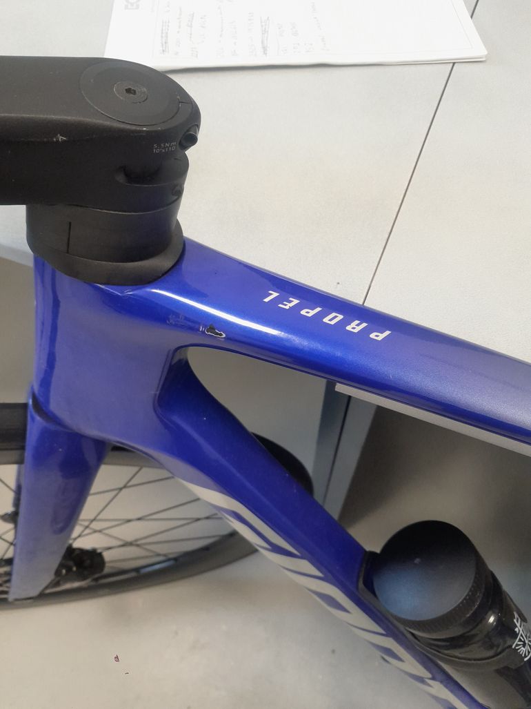 Giant Propel Advanced 1 2024 2024 Road & Gravel d'occasion — image 3 sur 4