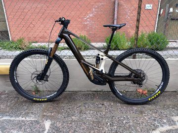 Used Orbea Wild M10 2025 2025 Mountainbike, Orange, 29 — image 2 of 7