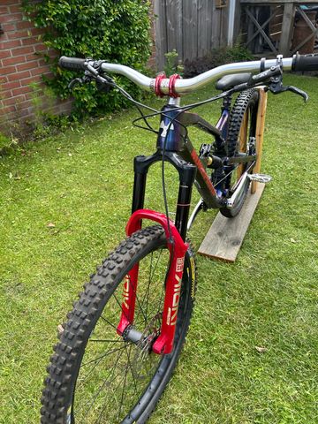 Used Nukeproof Mega 275c RS 2019 2019 Mountainbike, Red, 27.5 — image 6 of 15