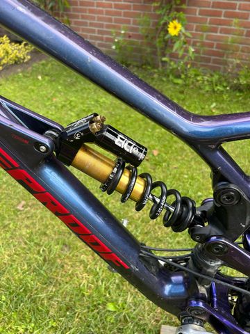 Used Nukeproof Mega 275c RS 2019 2019 Mountainbike, Red, 27.5 — image 8 of 15
