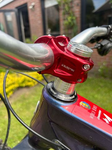 Used Nukeproof Mega 275c RS 2019 2019 Mountainbike, Red, 27.5 — image 4 of 15