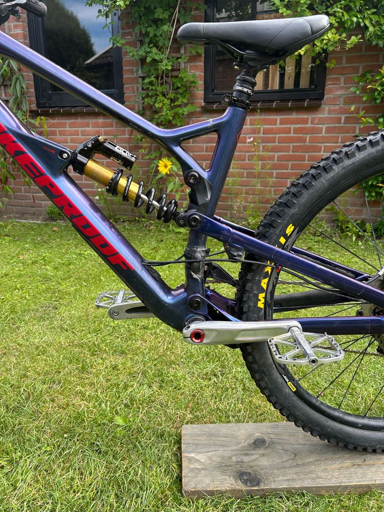 Used Nukeproof Mega 275c RS 2019 2019 Mountainbike, Red, 27.5 — image 9 of 15