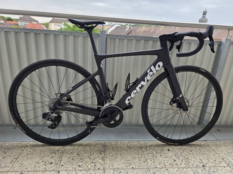 Tweedehands Cervélo Caledonia-5 SRAM Rival eTap AXS 2024 Road & Gravel