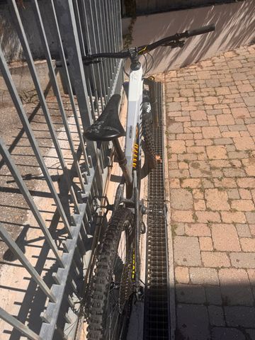 Gebrauchtes Canyon Torque CF CLLCTV FW 2022 2022 Mountainbike, Weiß, 29, 27.5 — Bild 7 von 10