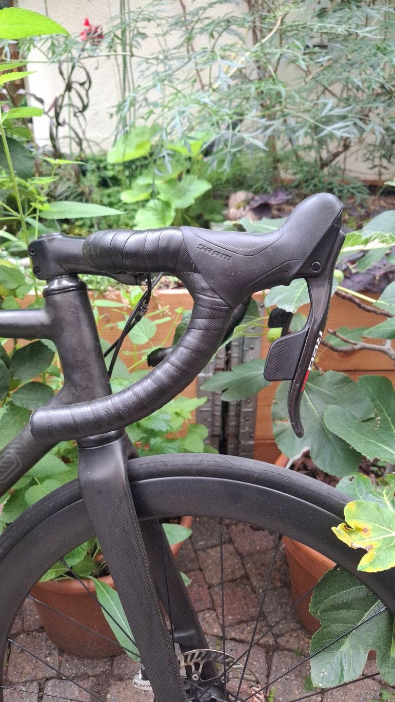 Used Neutrino full Carbon Custom SRAM Red eTap 2022 Road & Gravel, Black — image 18 of 23