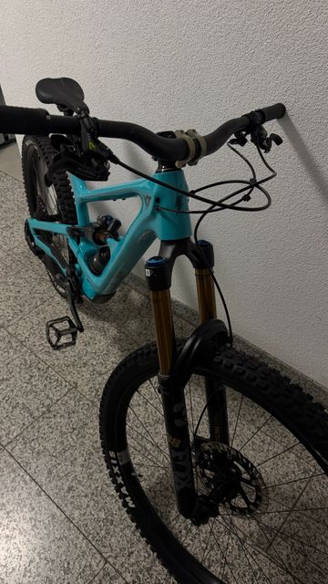 Tweedehands YT Industries Capra CORE 4 MX 2022 2022 Mountainbike — afbeelding 3 van 11
