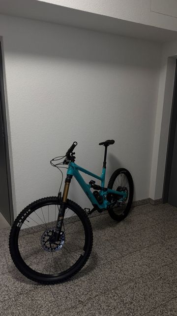 Tweedehands YT Industries Capra CORE 4 MX 2022 2022 Mountainbike — afbeelding 2 van 11