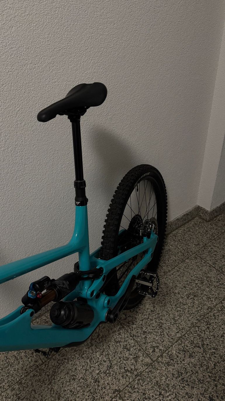 Tweedehands YT Industries Capra CORE 4 MX 2022 2022 Mountainbike — afbeelding 4 van 11
