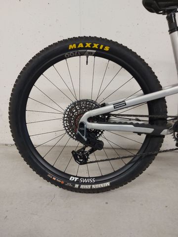 Propain Tyee AL 6.1 2026 Mountainbike usato, Grigio chiaro — immagine 3 di 10