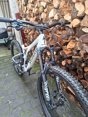 Used Specialized Stumpjumper Comp 2021 2021 Mountainbike, White, 29 — image 4 of 7