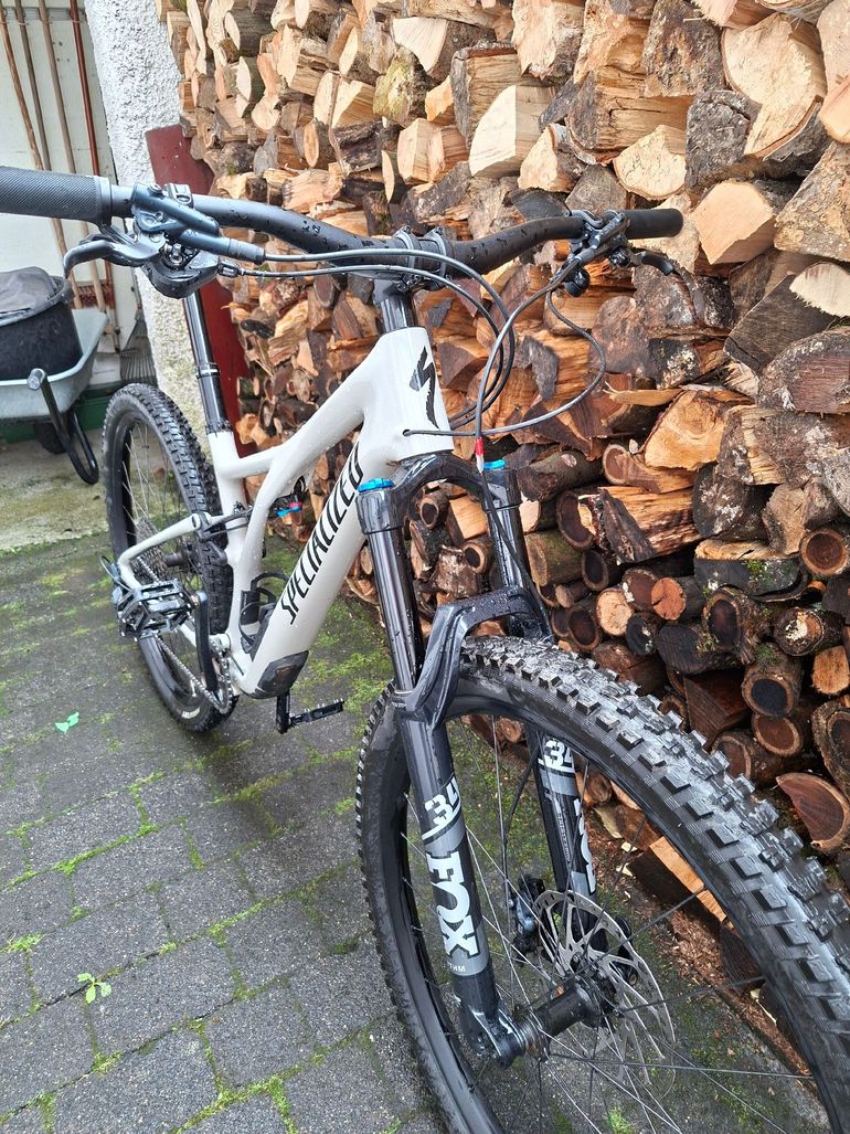 Used Specialized Stumpjumper Comp 2021 2021 Mountainbike, White, 29 — image 4 of 7