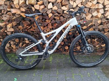Used Specialized Stumpjumper Comp 2021 2021 Mountainbike, White, 29 — image 2 of 7