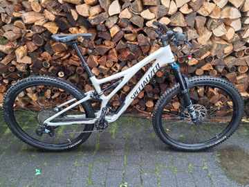 Used Specialized Stumpjumper Comp 2021 2021 Mountainbike, White, 29 — image 6 of 7