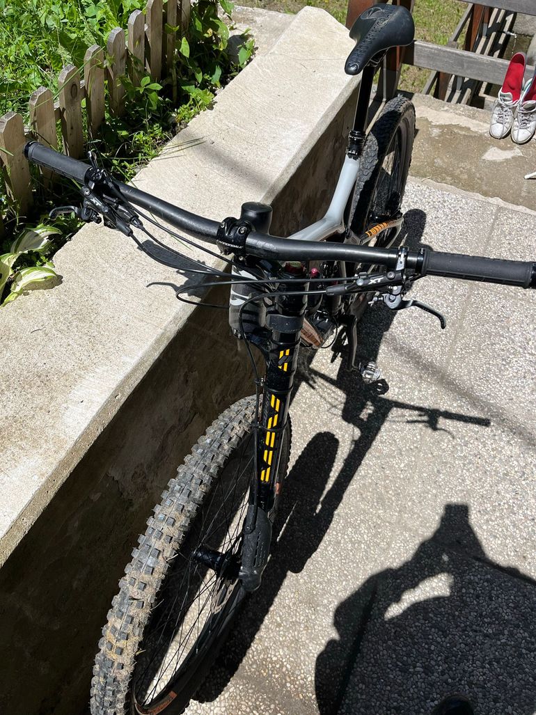 Použité Cannondale Trigger Carbon 2 2017 2017 Mountainbike — obrázek 12 z 18