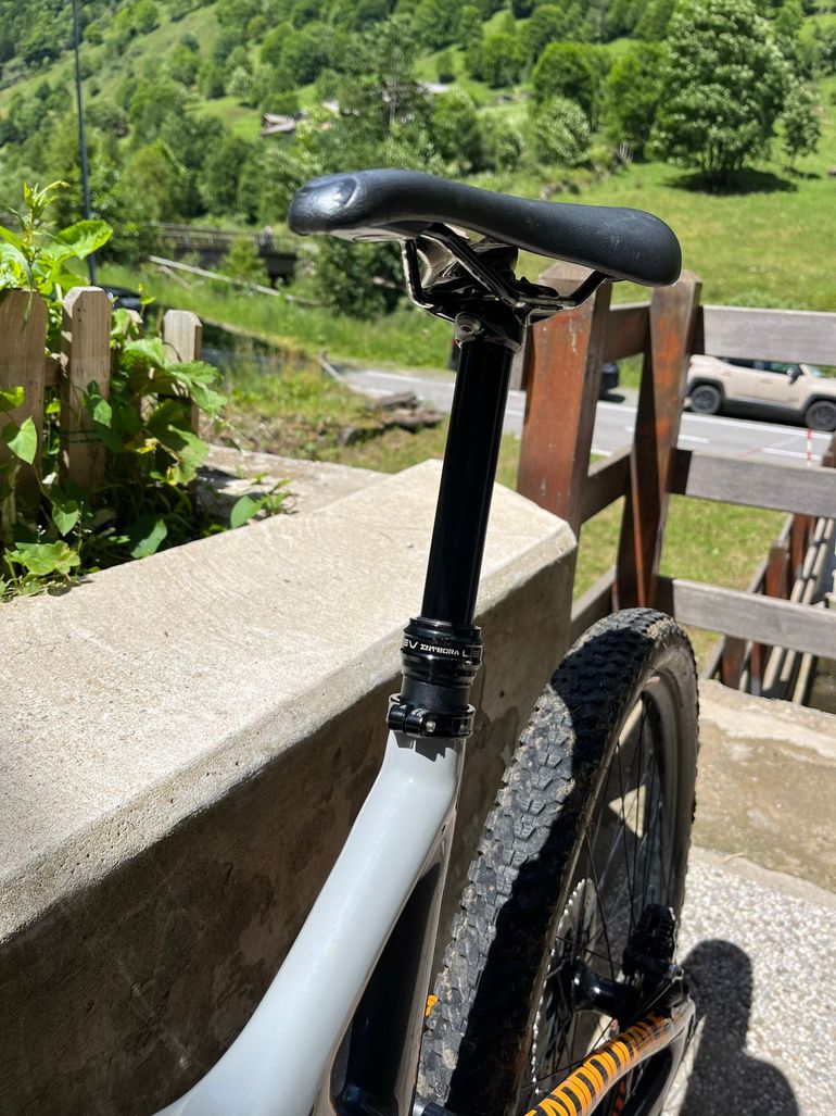 Použité Cannondale Trigger Carbon 2 2017 2017 Mountainbike — obrázek 11 z 18