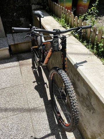 Použité Cannondale Trigger Carbon 2 2017 2017 Mountainbike — obrázek 4 z 18