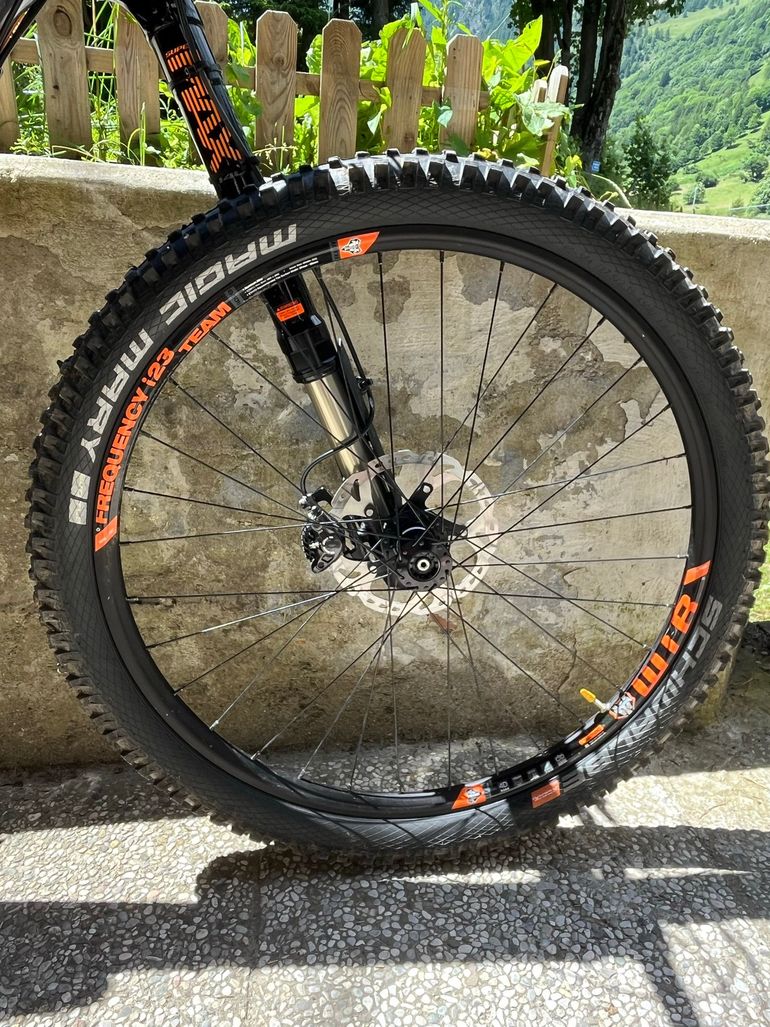 Použité Cannondale Trigger Carbon 2 2017 2017 Mountainbike — obrázek 9 z 18