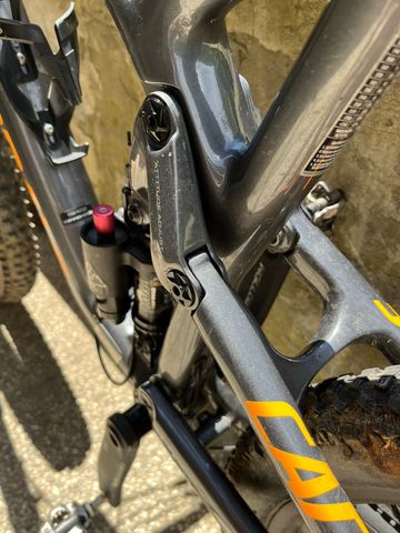 Použité Cannondale Trigger Carbon 2 2017 2017 Mountainbike — obrázek 14 z 18