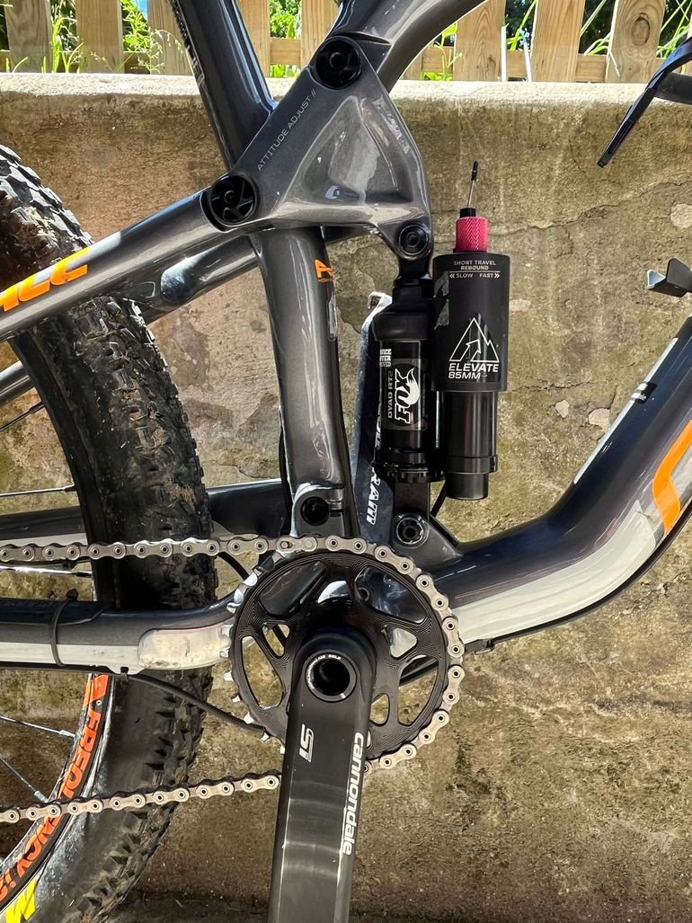 Použité Cannondale Trigger Carbon 2 2017 2017 Mountainbike — obrázek 8 z 18