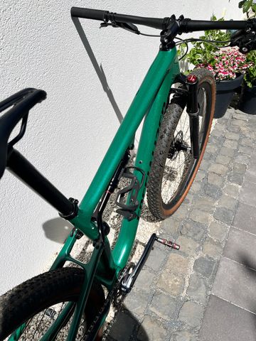 Used Specialized Epic Expert 2022 2022 Mountainbike, Green, 29 — image 2 of 5