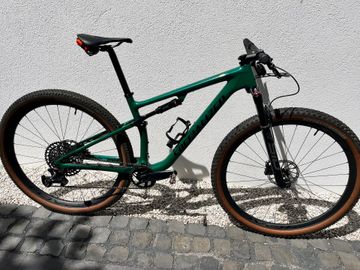 Used Specialized Epic Expert 2022 2022 Mountainbike, Green, 29 — image 1 of 5