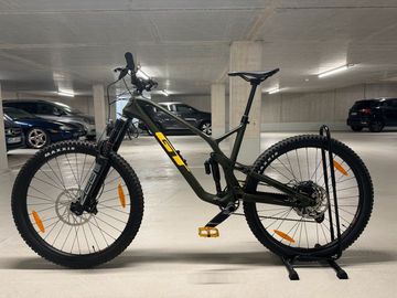 Used GT Force Carbon Pro 2021 2021 Mountainbike, Green, 29 — image 12 of 18