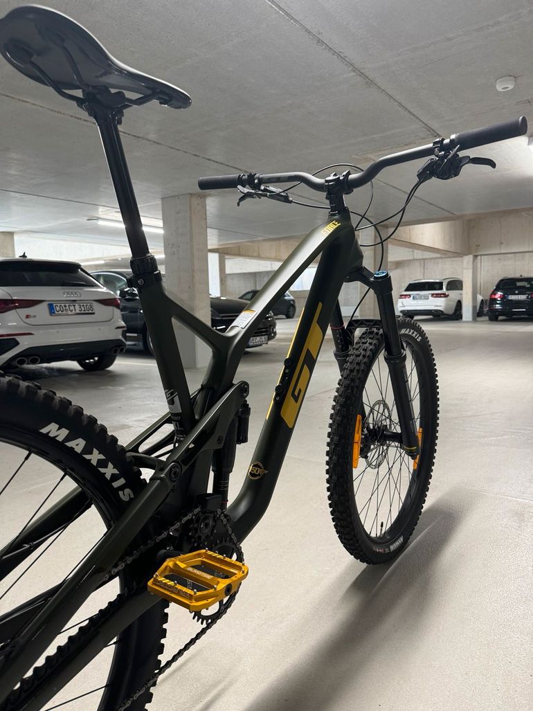 Used GT Force Carbon Pro 2021 2021 Mountainbike, Green, 29 — image 6 of 18