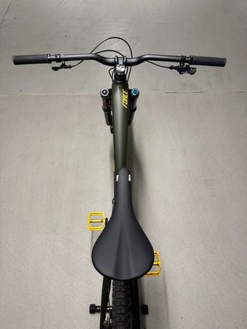 Used GT Force Carbon Pro 2021 2021 Mountainbike, Green, 29 — image 16 of 18