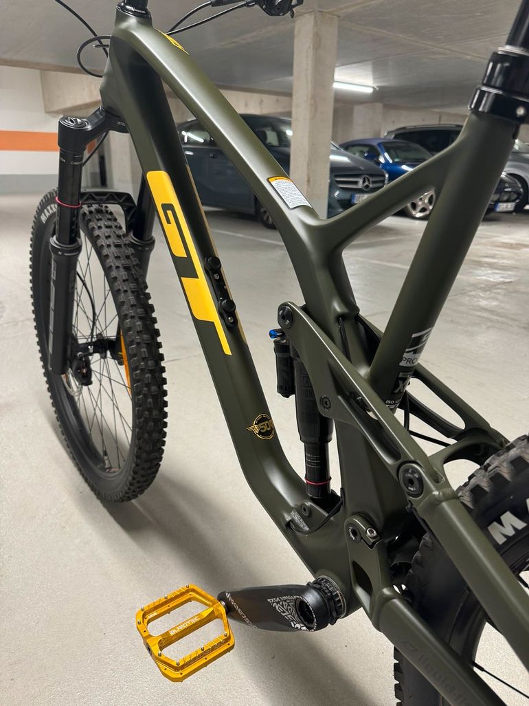 Used GT Force Carbon Pro 2021 2021 Mountainbike, Green, 29 — image 8 of 18
