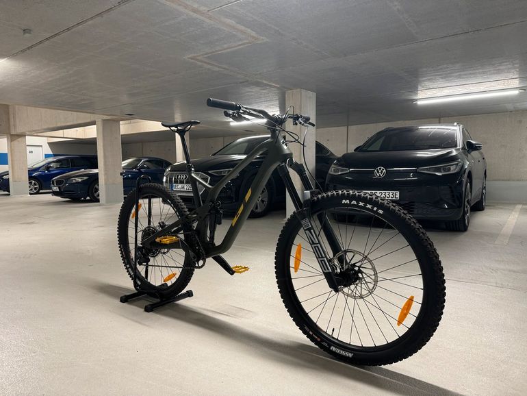 Used GT Force Carbon Pro 2021 2021 Mountainbike, Green, 29 — image 3 of 18