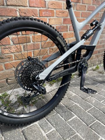 Used YT Industries Capra Shred 2021 2021 Mountainbike, White, 27.5 — image 5 of 11